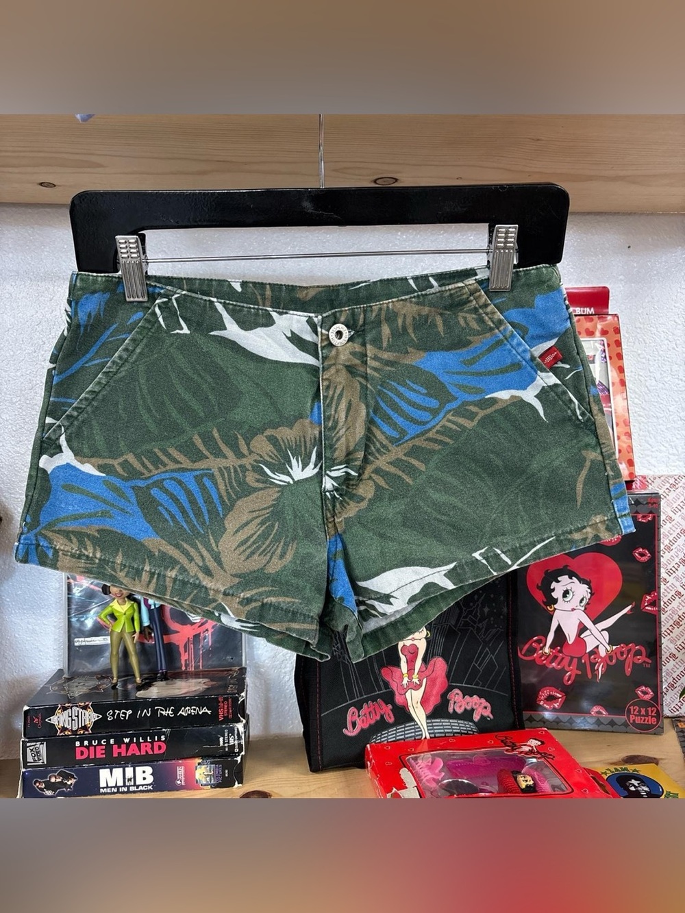 Tommy Hilfiger Green Tropical Print Shorts